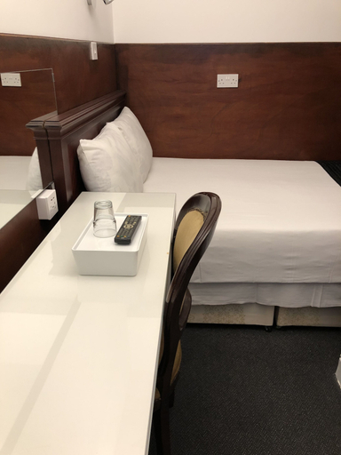 Bedroom 3, Plaza London Hotel, London