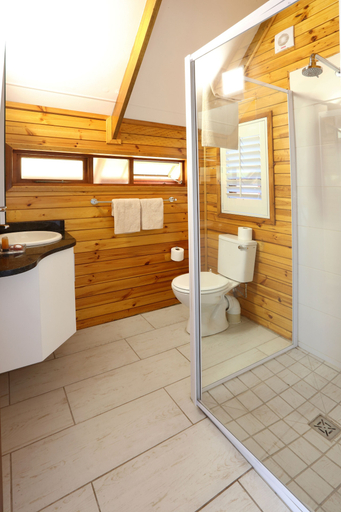 Bathroom 4, Brenton On Sea Cottages, Eden