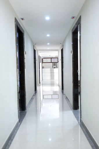 Others 5, Sai Lodge , Tiruchirappalli