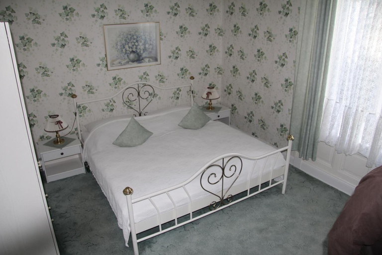 Bedroom 4, Hotel-Pension Fink, Hamburg