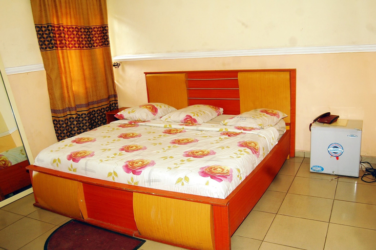 Bedroom 3, De-B Garden Hotel, Obio/Akp