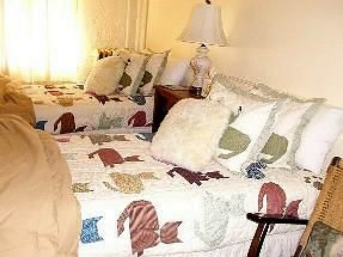 Bedroom 2, Elkhorn Inn & Theatre, McDowell