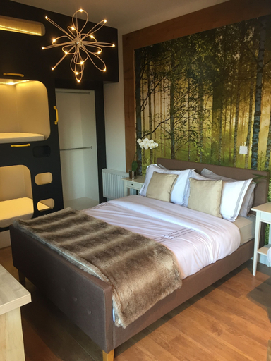 Bedroom 2, Willow Court Farm, Windsor and Maidenhead