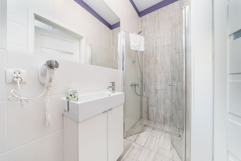 Bathroom 2, K12 Apartments, Kraków City
