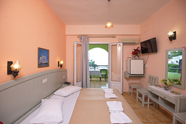 Bedroom 2, Haravgi Hotel, Thessaly