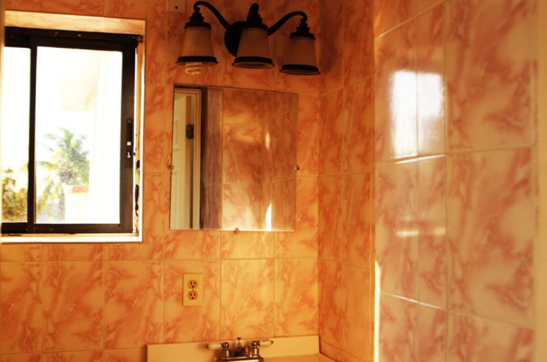 Bathroom, Hotel Le Meridien, les Cayes