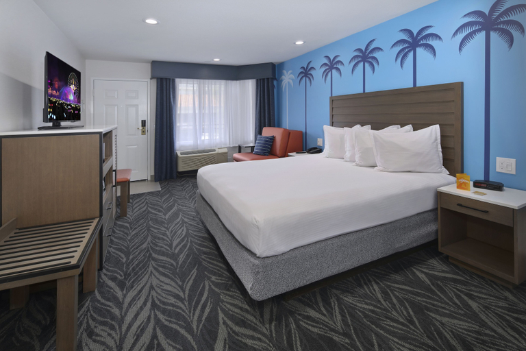 Bedroom 4, Tropicana Inn and Suites, Orange