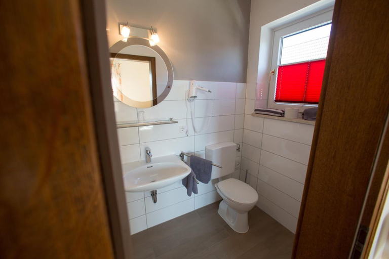 Bathroom 4, Hotel Bauer garni, Ingolstadt