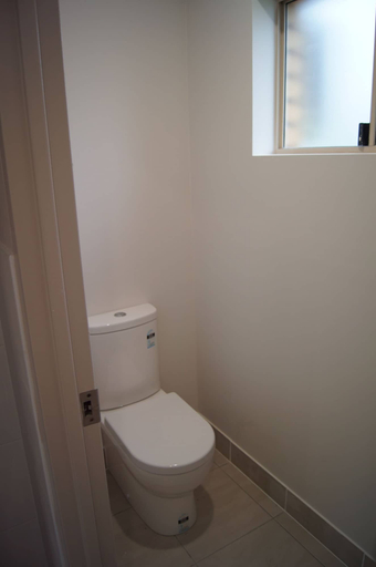 Bathroom 3, Beachside Motor Inn, Hervey Bay - Pt A