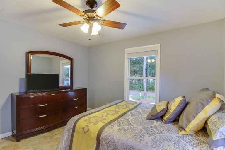 Bedroom 5, Bradley Circle 9, Beaufort