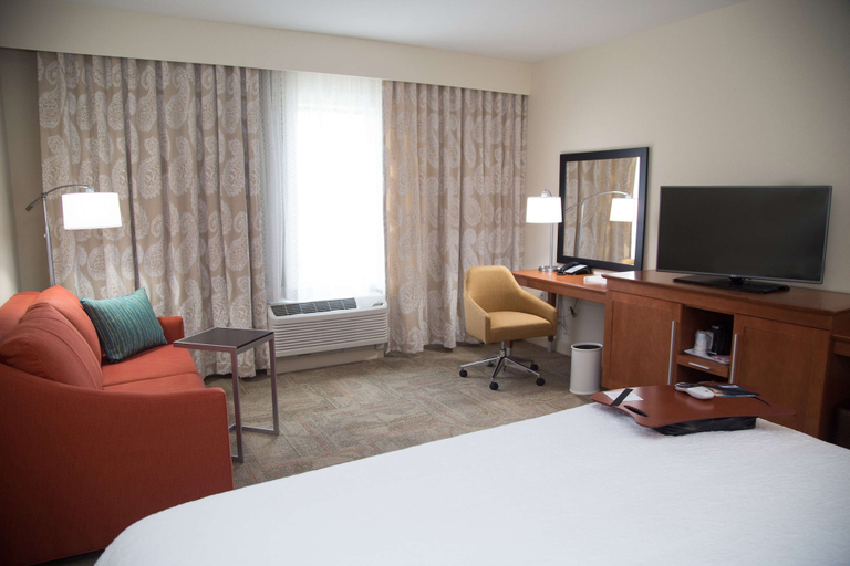 Bedroom 4, Hampton Inn & Suites McKinney, Collin