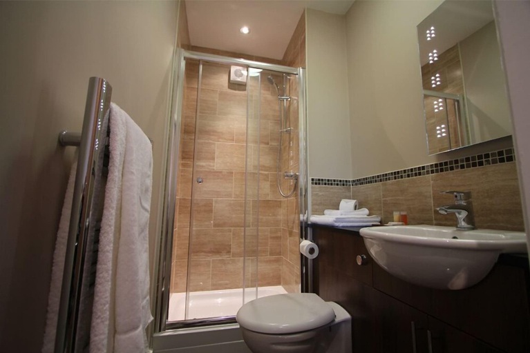 Bathroom 4, Twin Oaks Hotel, Derbyshire