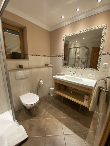 Bathroom 3, Gästehaus Auer, Kufstein