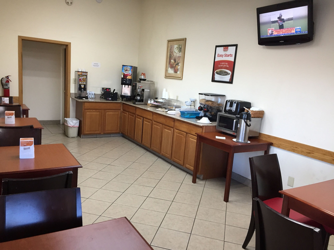 Food & Drinks 5, Econo Lodge Norwalk, Huron