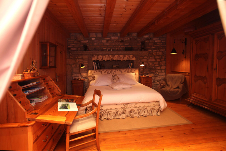 Bedroom 3, Maison d'hôtes Le Pré Oudot, Doubs
