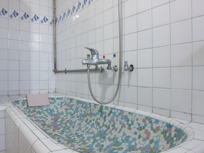 Bathroom 4, Nan An Hotel, Tainan