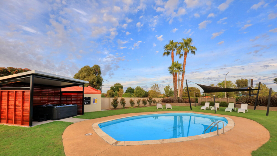 Sport & Beauty 4, Motel Meneres, Corowa