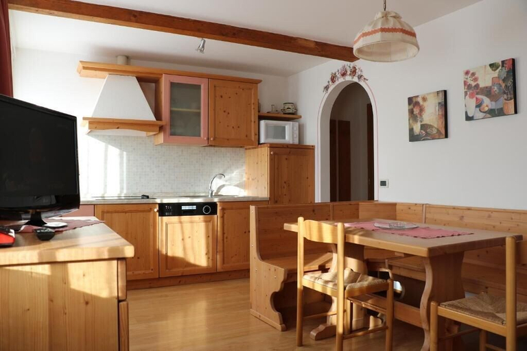 Others 4, Residence Capriolo, Trento