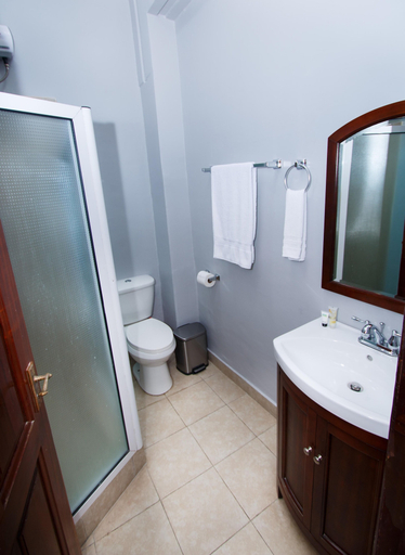 Bathroom 4, Prestige Suites, Accra