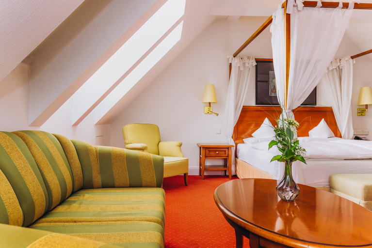 Bedroom 2, Hotel Moosburger Hof, Pfaffenhofen an der Ilm