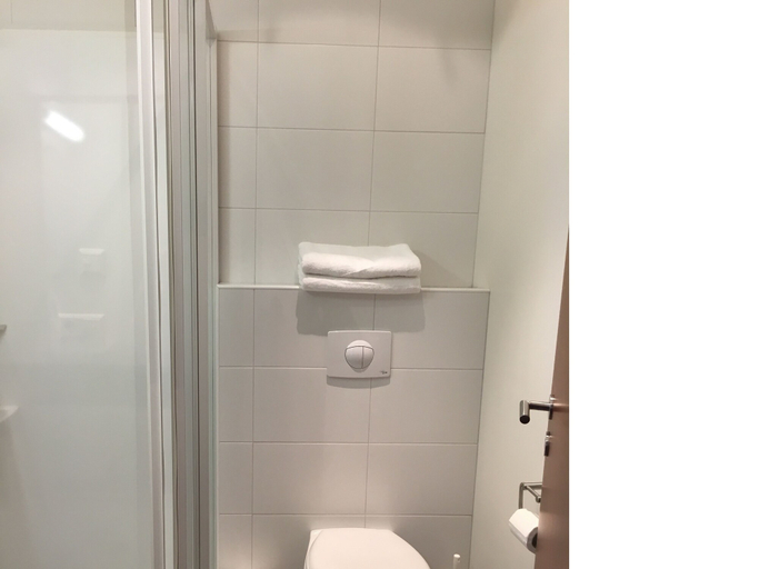 Bathroom 4, North Star Apartments in Rif - Hostel, Snæfellsbær