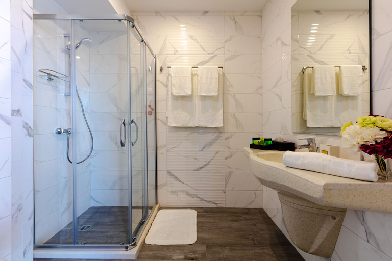 Bathroom 4, DAS Marina Burgas Hotel, Burgas