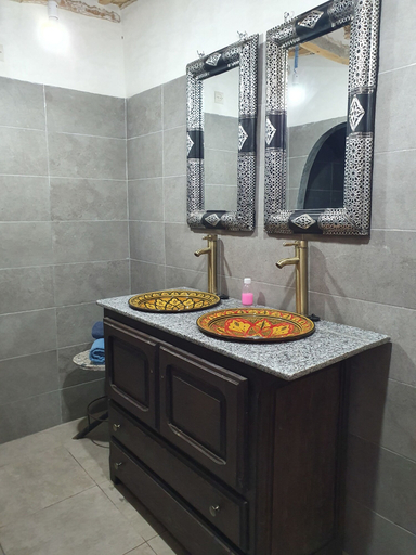 Bathroom 4, Kasbah Chems, Ouarzazate