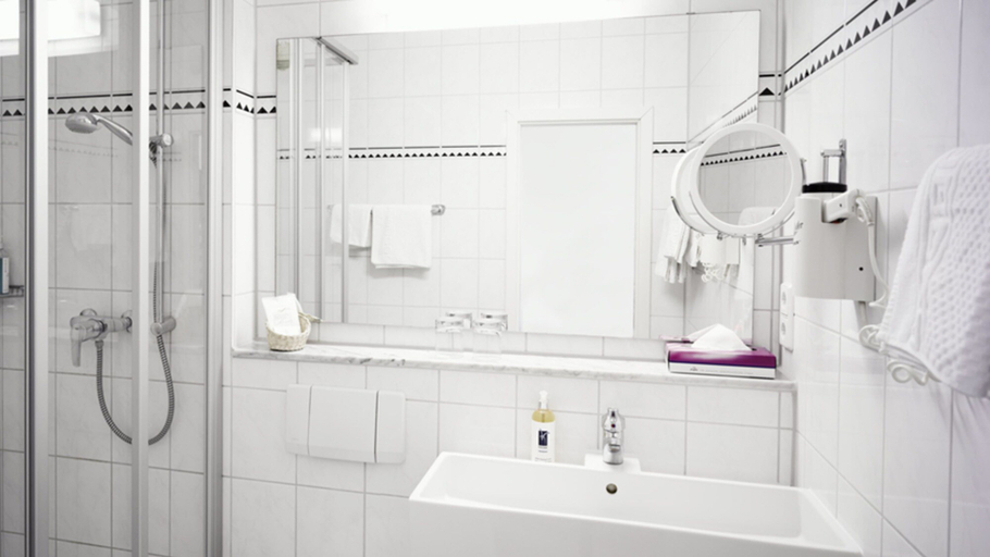 Bathroom 4, Hotel Hansablick Berlin, Berlin