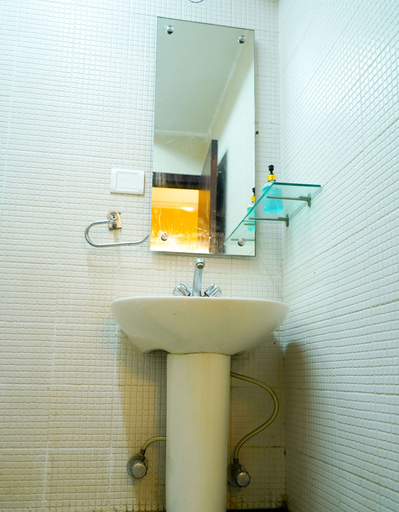 Bathroom 3, PLatinum SQS Key, Gurgaon