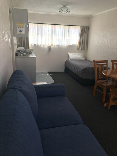 Bedroom 4, Edelweiss Motel, Far North