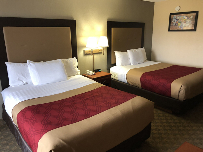 Bedroom 4, Econo Lodge Hillsboro I-35, Hill