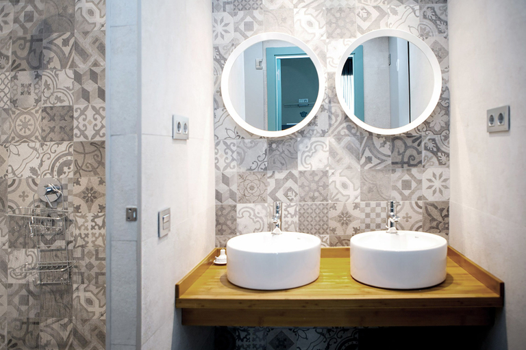 Bathroom 5, Meeting Point Hostels, Barcelona