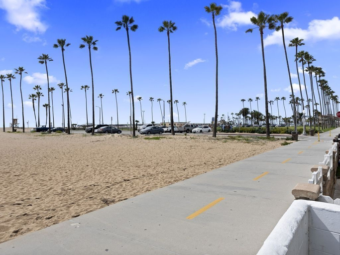 Others 5, Balboa Condos by ELVR, Orange