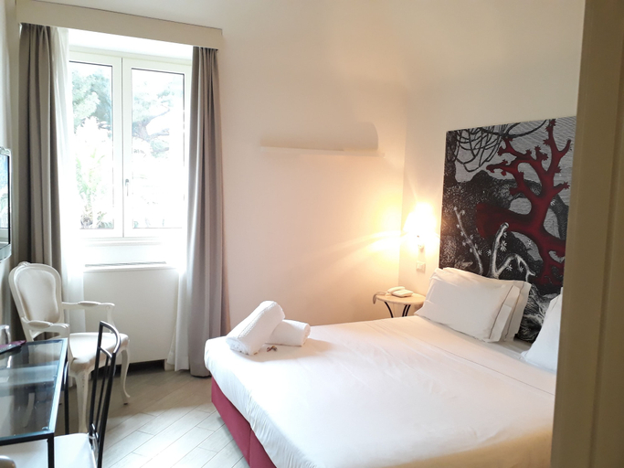 Bedroom 2, San Pietro Palace Hotel, Savona