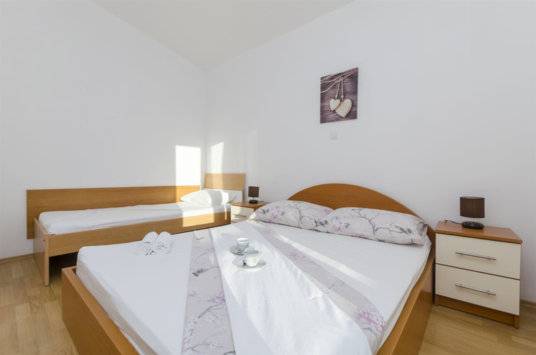 Bedroom 4, Apartments Srecko, Dugi Rat