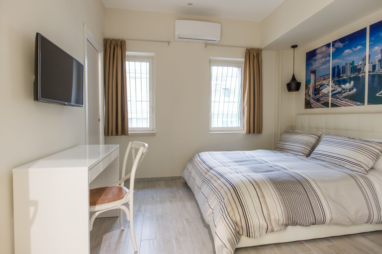 Bedroom 2, Morra's Home, Napoli