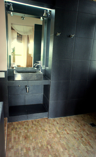 Bathroom 4, Prashanti Ubud, Gianyar