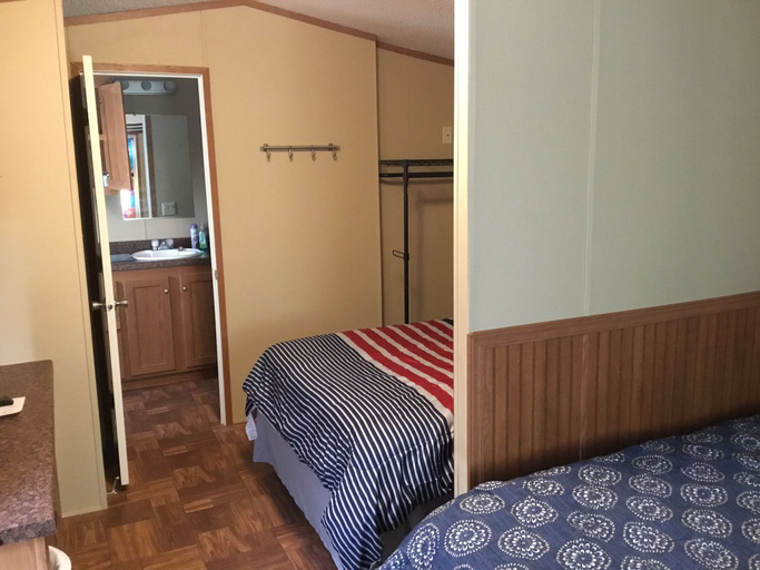 Bedroom 2, Palmetto Oasis RV Resort, Brazoria