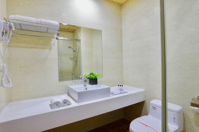 Bathroom 4, Kenting Kaiying Hotel, Pingtung