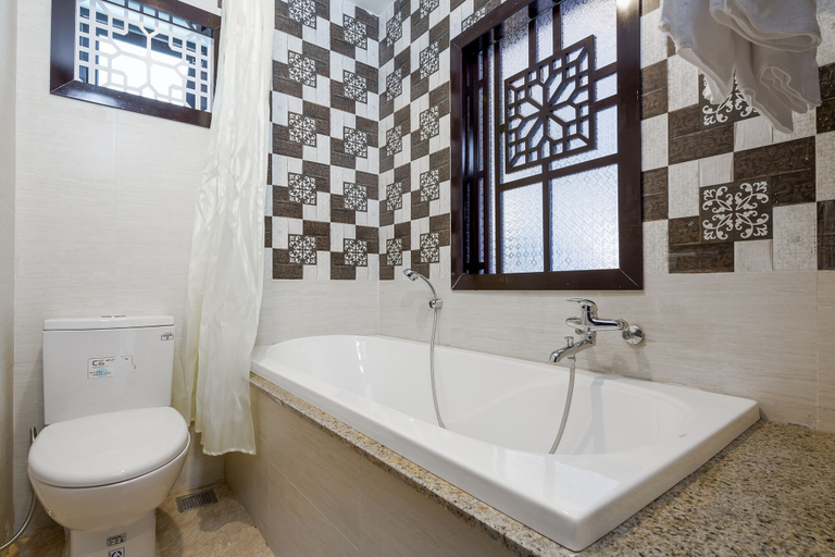 Bathroom 4, Hoi An Golden Holiday Villa, Da Nang