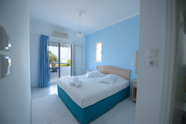 Bedroom 5, Dimitra Apartment Hotel, West Greece