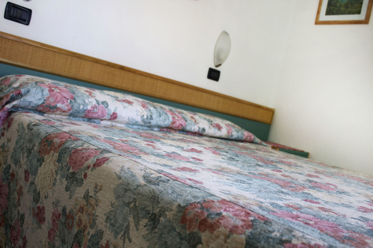 Bedroom 3, Hotel Residence Charles, Rimini