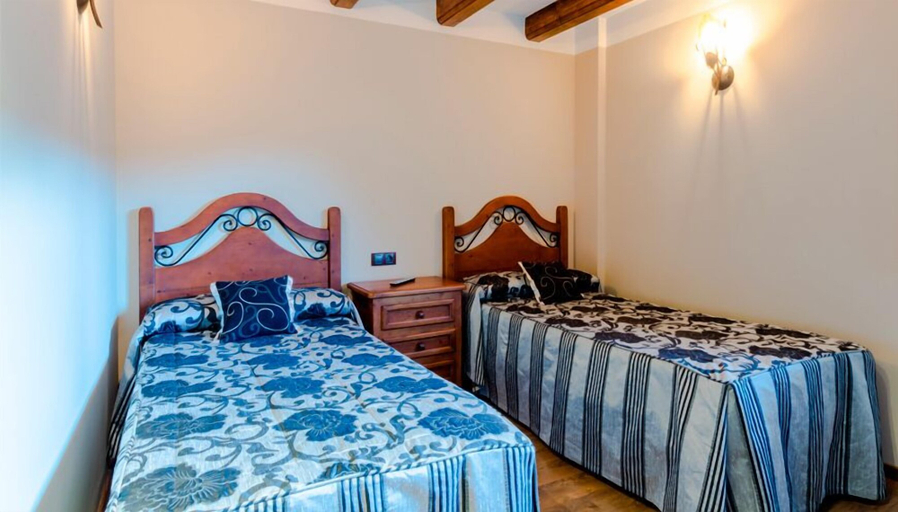 Bedroom 4, Hotel Flor de Neu, Lleida