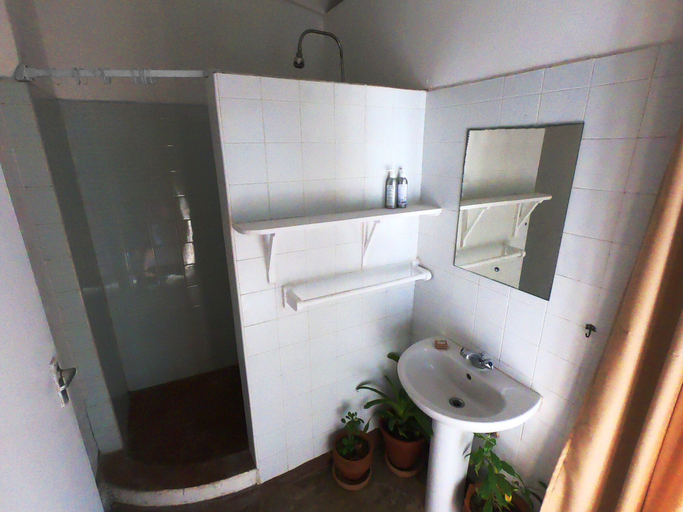 Bathroom 3, Salty's Kitesurf Village, Kilifi North