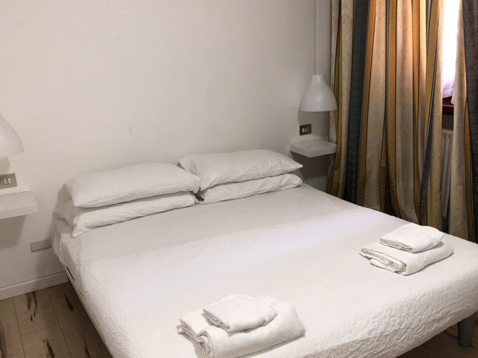 Bedroom 3, Hotel Canarino, Trento