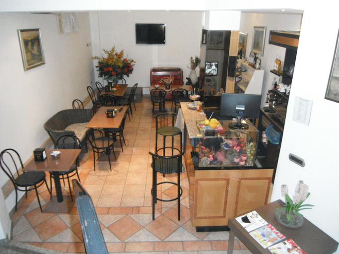 Food & Drinks, Albergo Renato, Milano