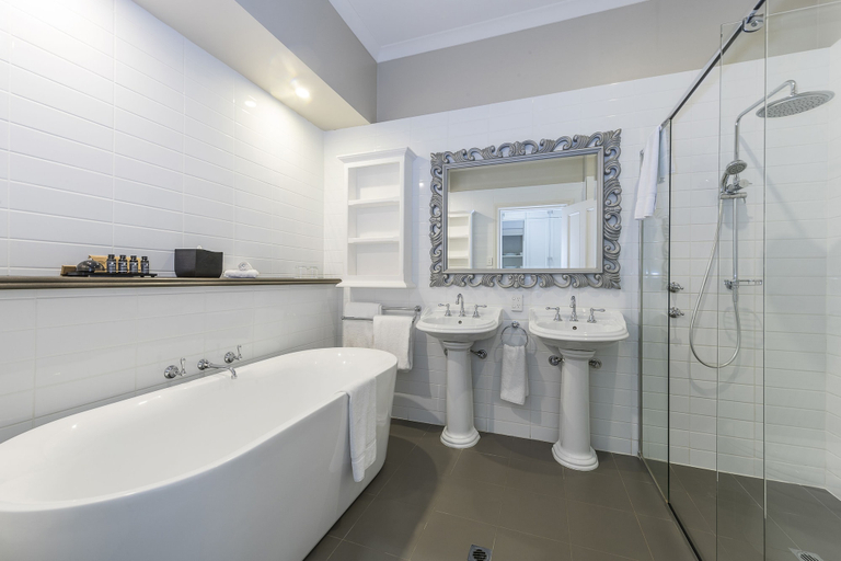 Bathroom 5, Grand Mercure Basildene Manor Accor Vacation Club Apartments, Augusta-Margaret River