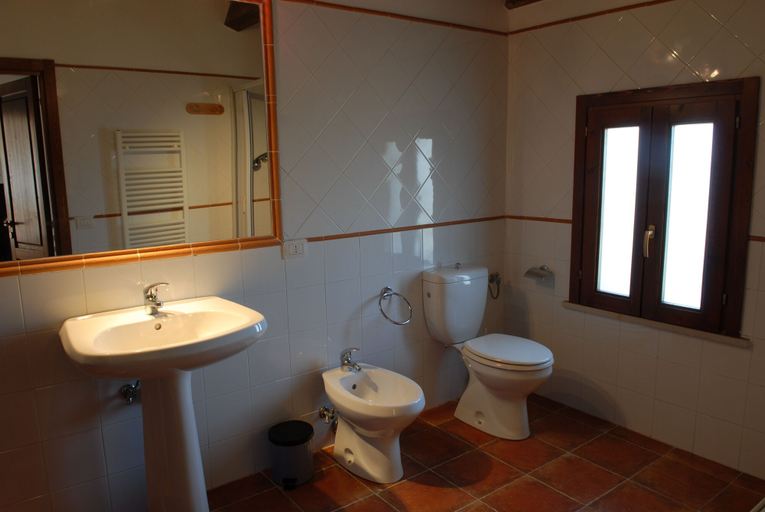 Bathroom 4, San Domenico Residence, Syracuse