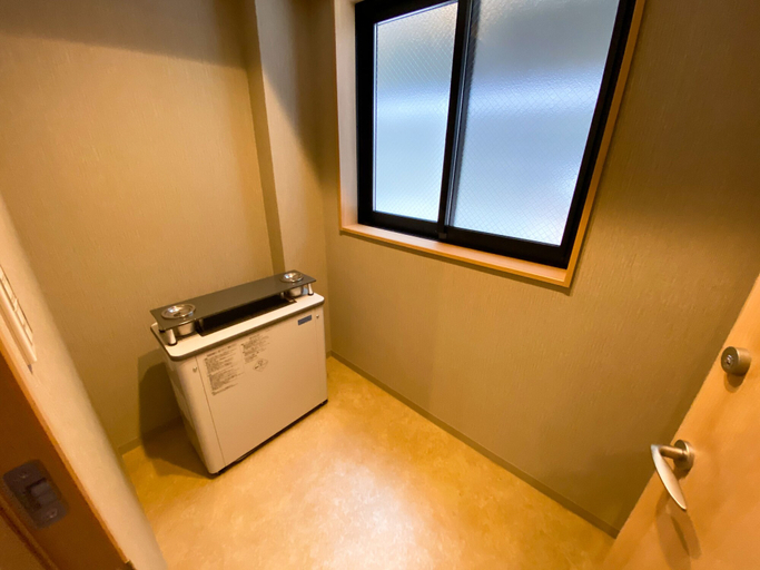 Bathroom 4, Rinn Niomon, Kyoto