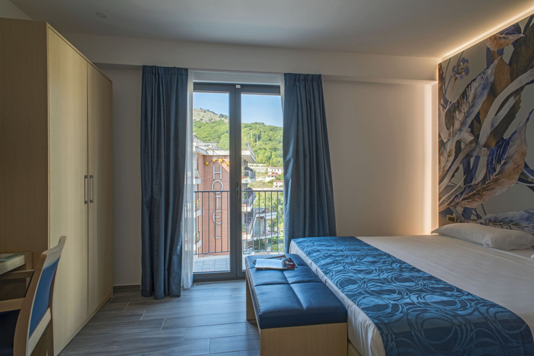 Bedroom 3, Hotel Terme Capasso, Salerno